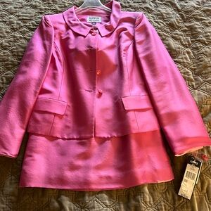 Pink 100% Silk NWT Women’s Petite skirt suit with rosette pin, Kasper ASL Size 8